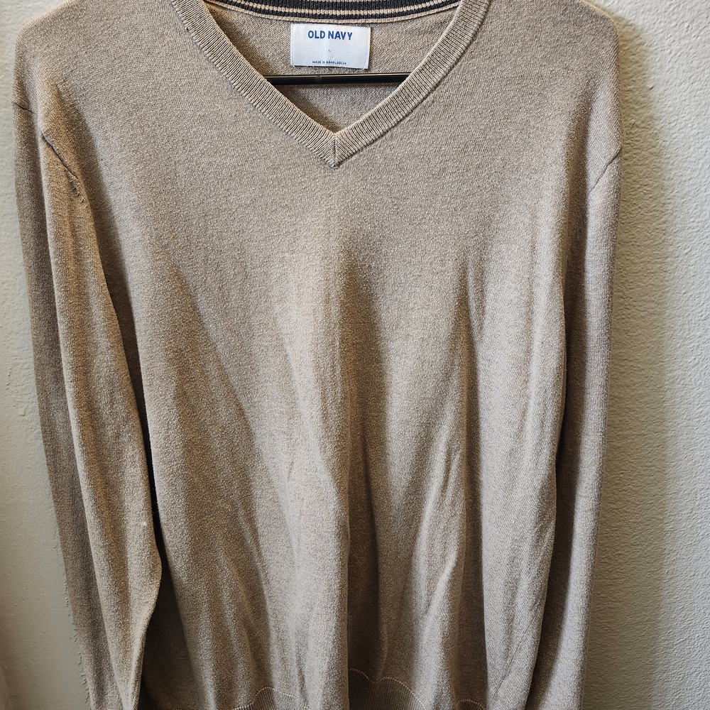 Old Navy Men's V-Neck Tan Sweater